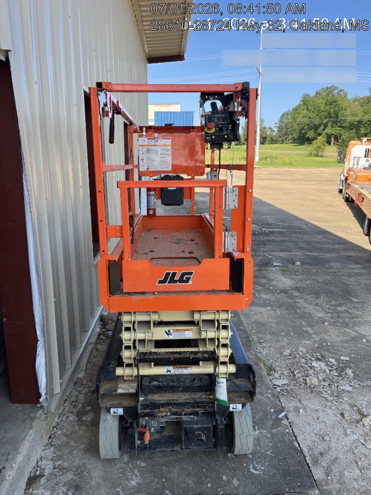 2025 JLG ES1932