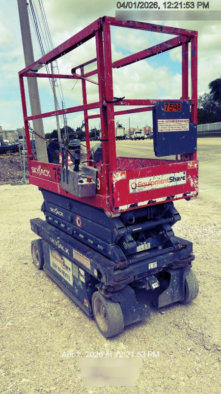 2018 Skyjack SJIII-3219 Skyjack SJIII3219 Scissor Lift w/Trojan Batteries