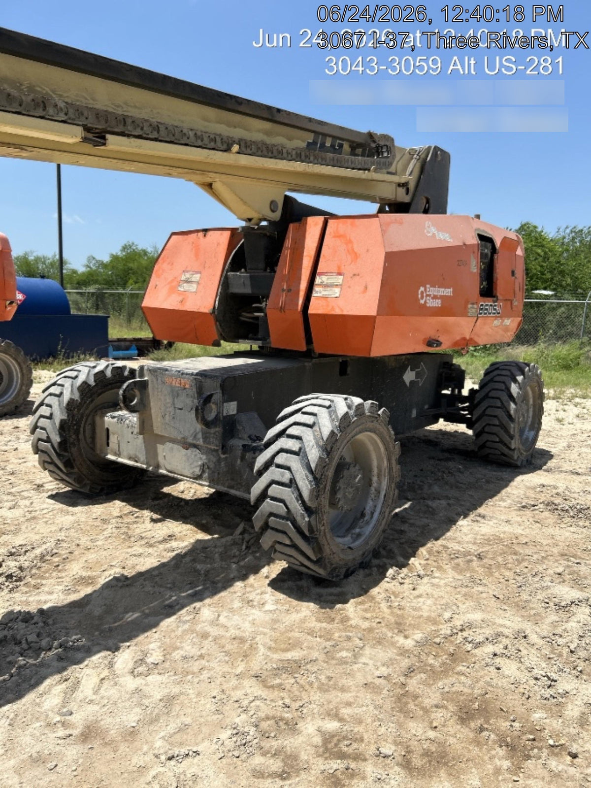 2023 JLG 860SJ