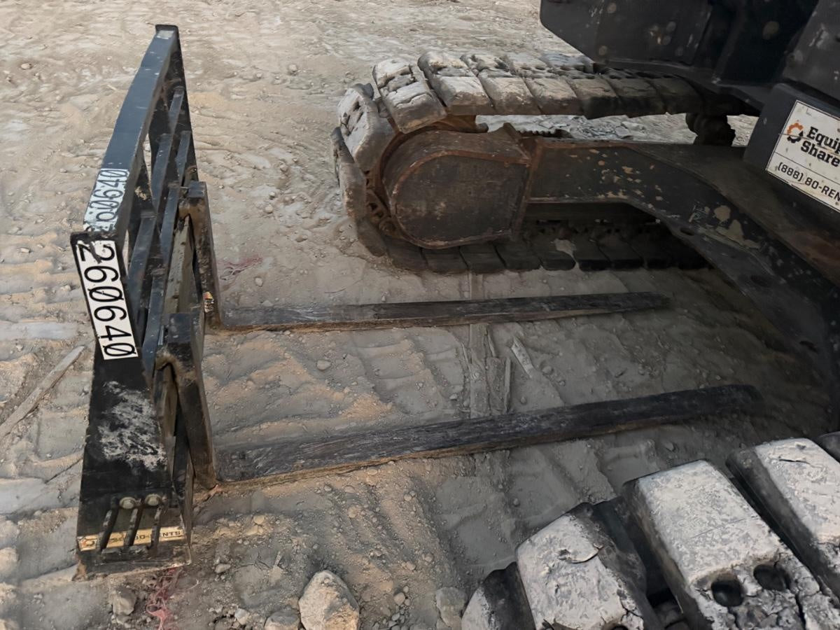2022 ARROW MATERIAL HANDLING 48" Pallet Forks - Arrow