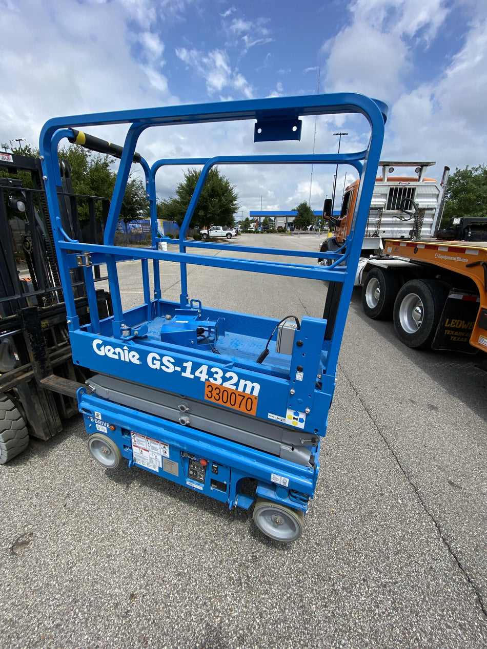 2023 GENIE GS-1432