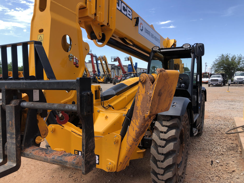 2019 JCB 512-56 Canopy, 109 HP, Solid Tires, STD Worklight, Beacon, Aux Hydraulics, Lifting Eye, Back up Alarm w/66" Carriage/60" Forks