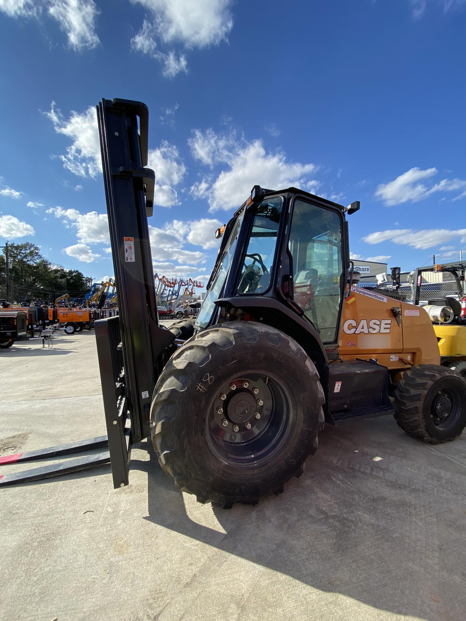 2021 CASE 588H