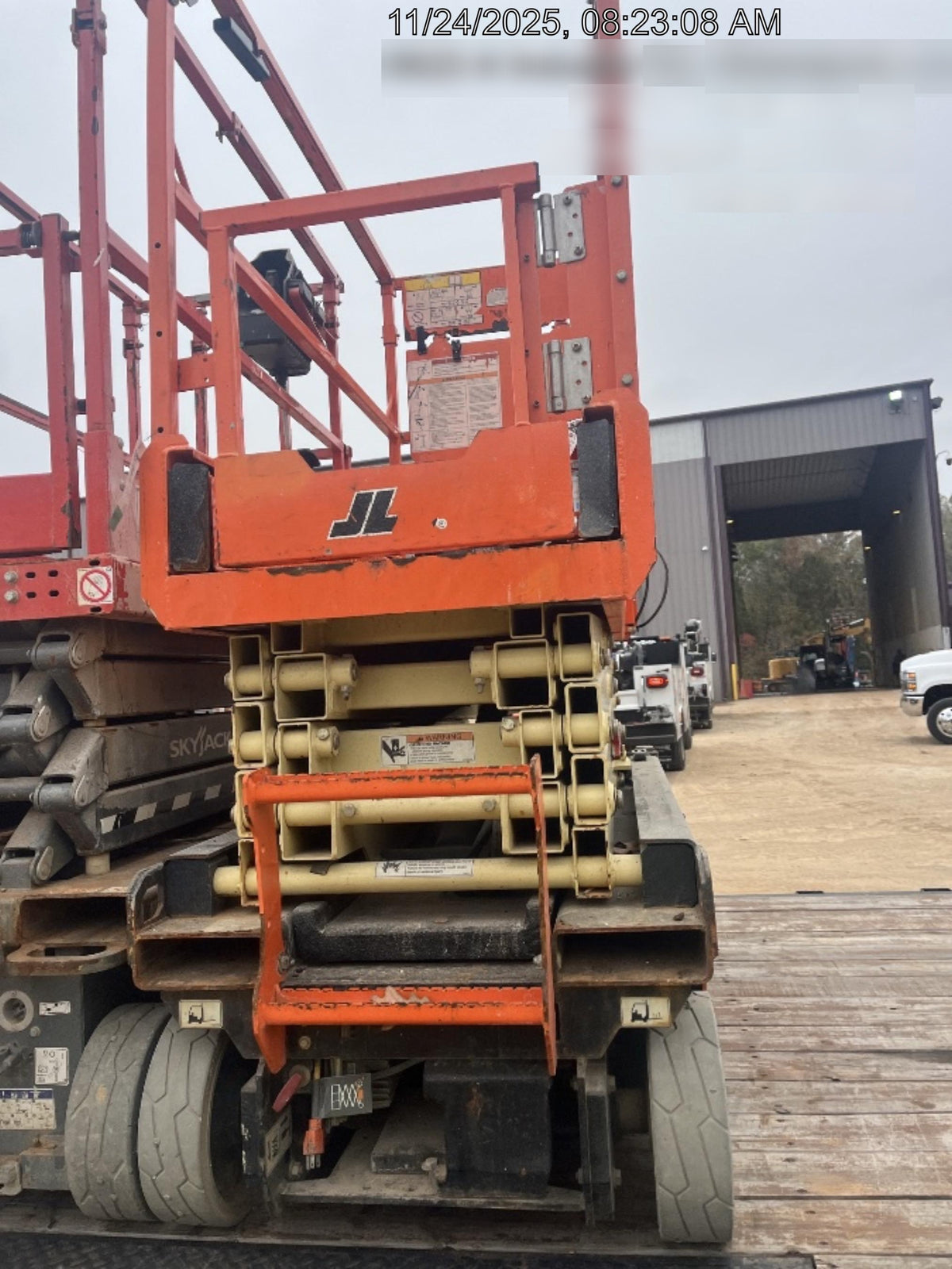 2021 JLG ES1932