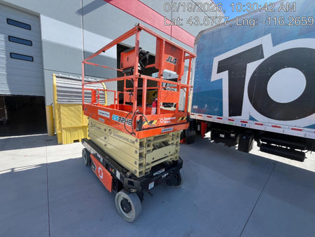 2022 JLG ES3246