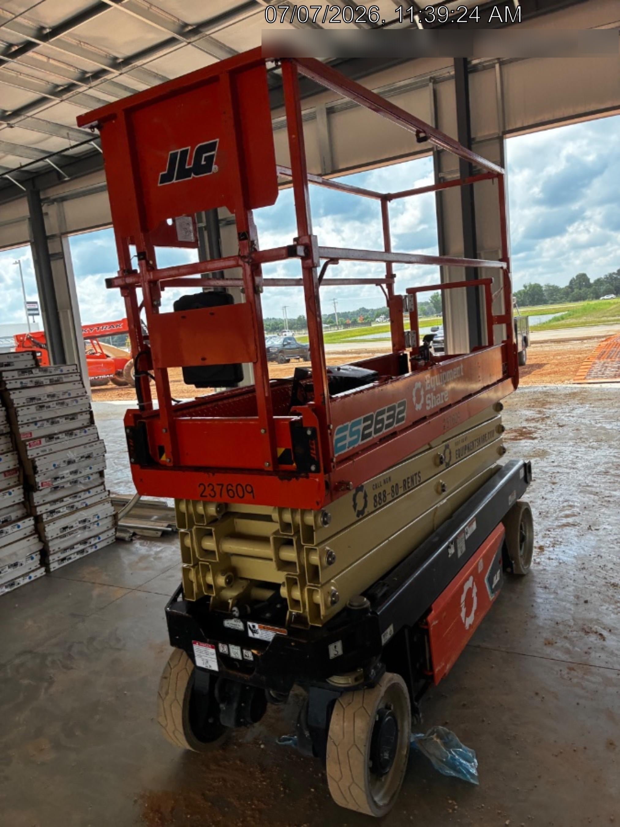 2022 JLG ES2632