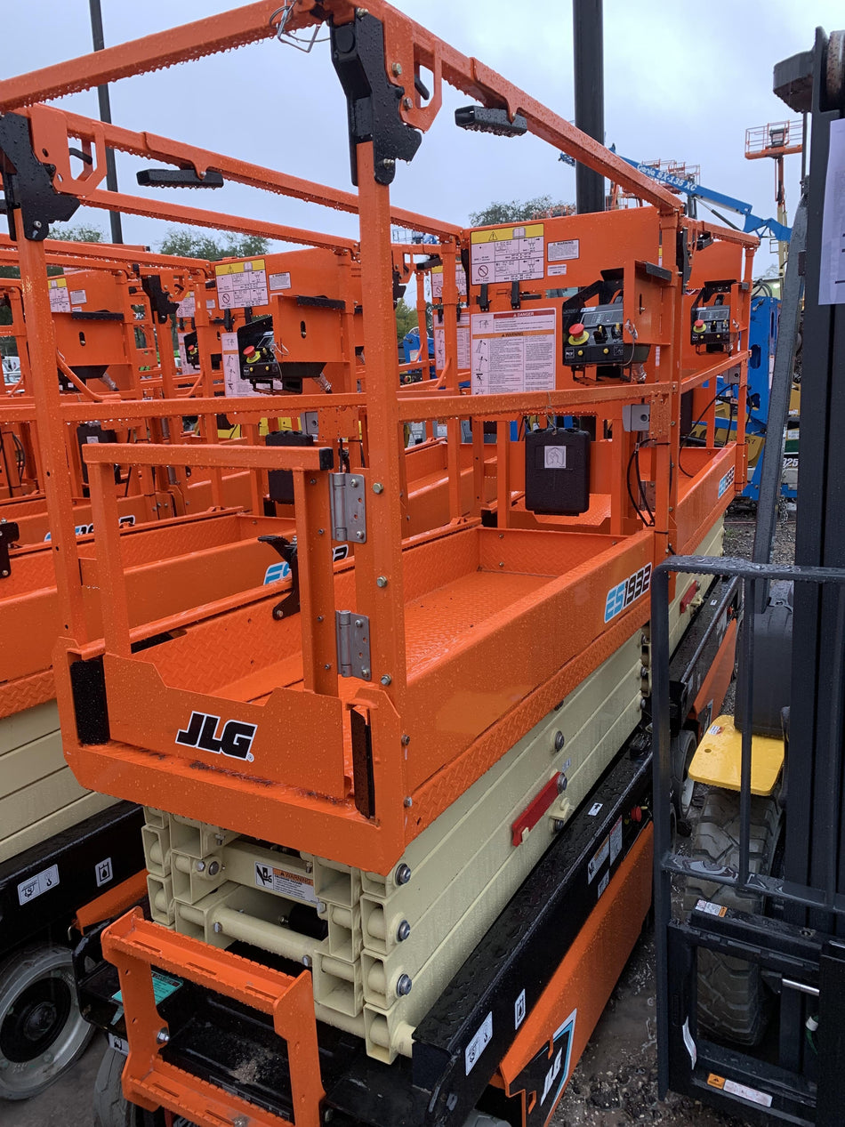 2021 JLG ES1932