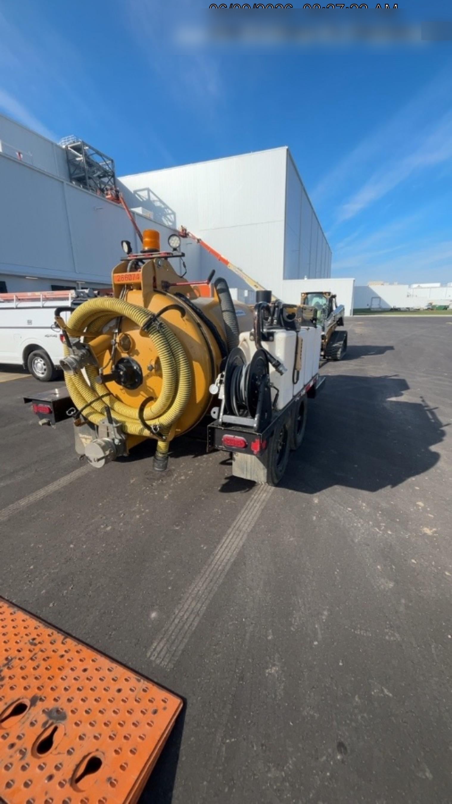 2022 Vac-Tron LP573XDT T4 Koehler Diesel Engine, 500 Gallon Debris Tank, x2 100 Gallon Water Tanks