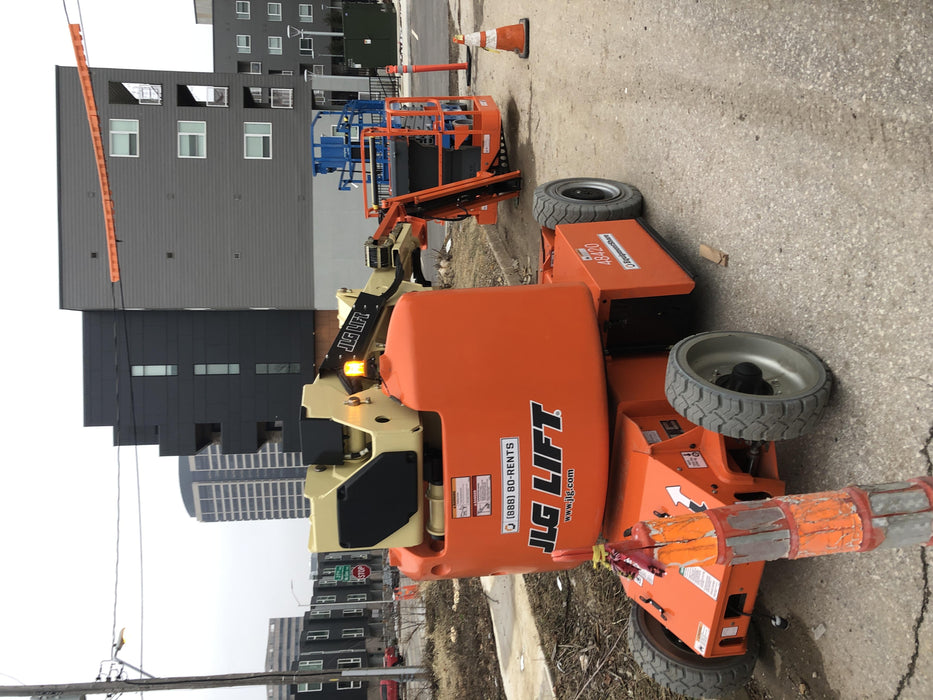 2019 JLG E400AJPN