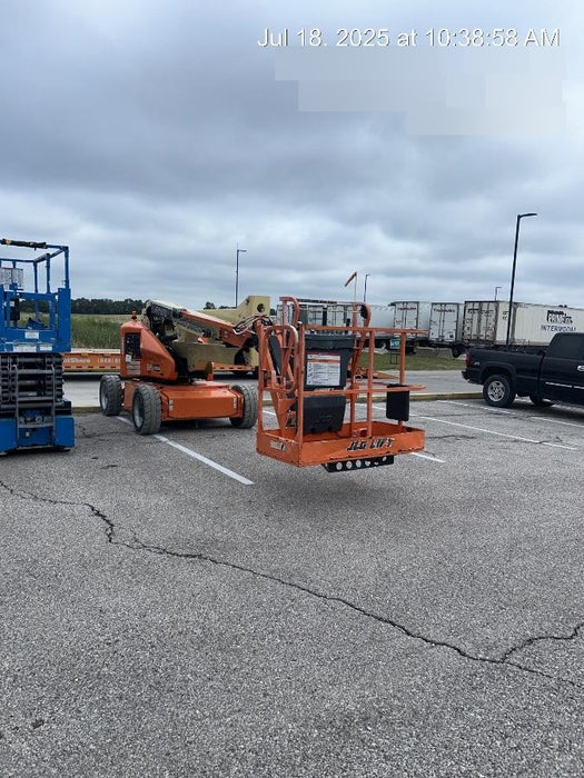 2019 JLG E450AJ