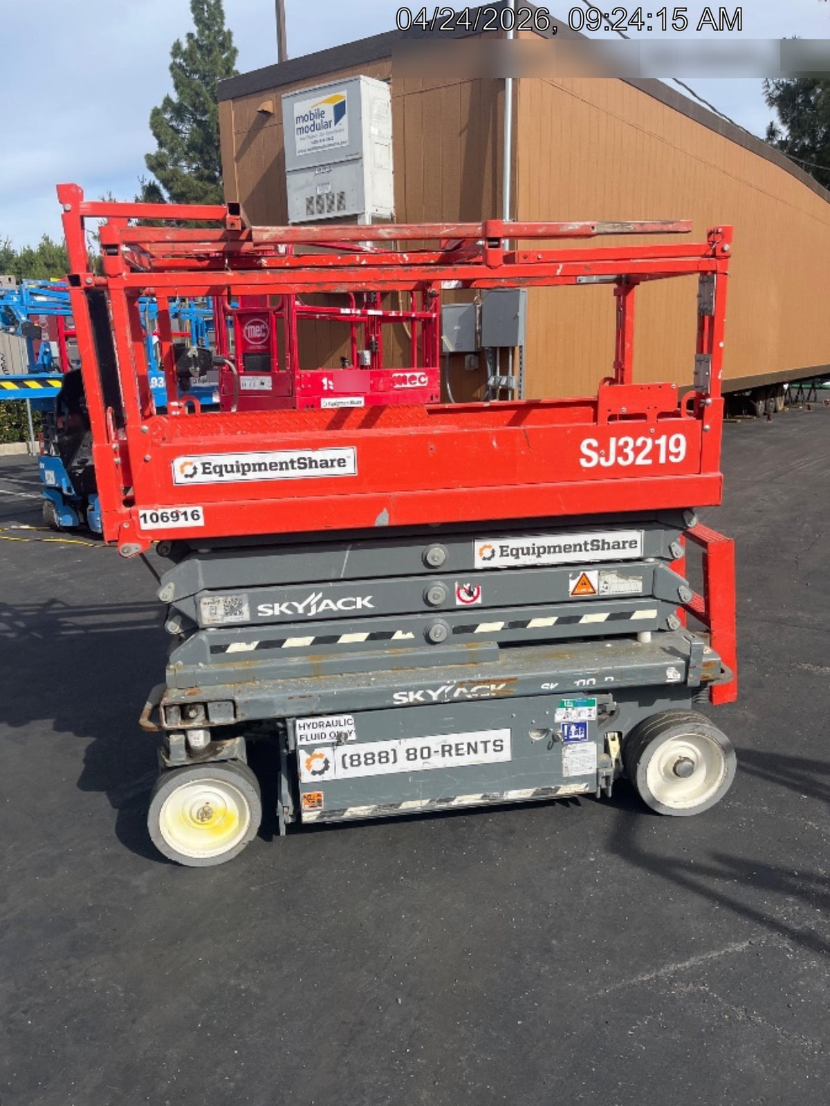 2020 Skyjack SJIII-3219 Solid NM Tires, Half height spring hinged entry gate, Dual Beacons, 800W Inverter