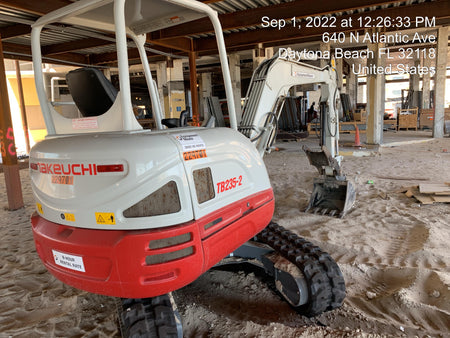 2022 TAKEUCHI TB235-2R