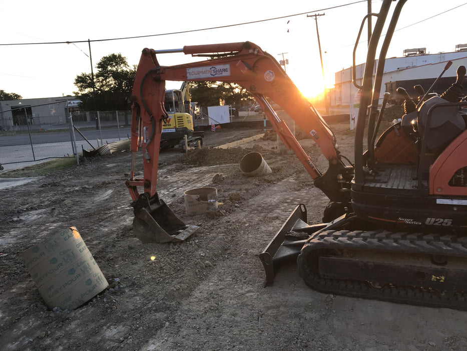 2019 Wacker Neuson EZ26 MX, Trk, Long, Canopy w/Manual Coupler, 3-40mm Pin Kits, 12"/18"/24" Pin on Buckets