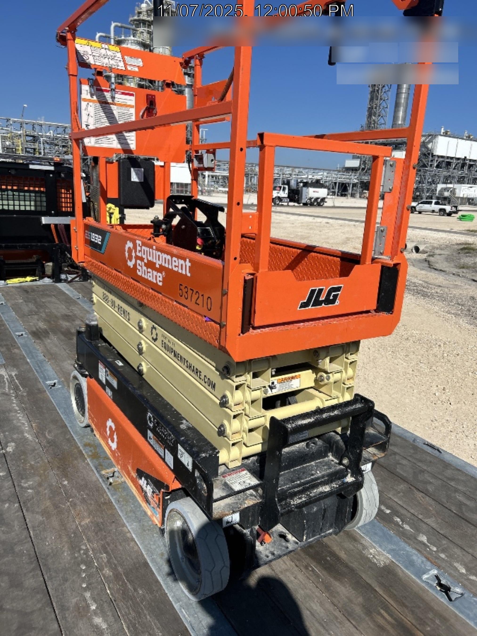 2025 JLG ES1932