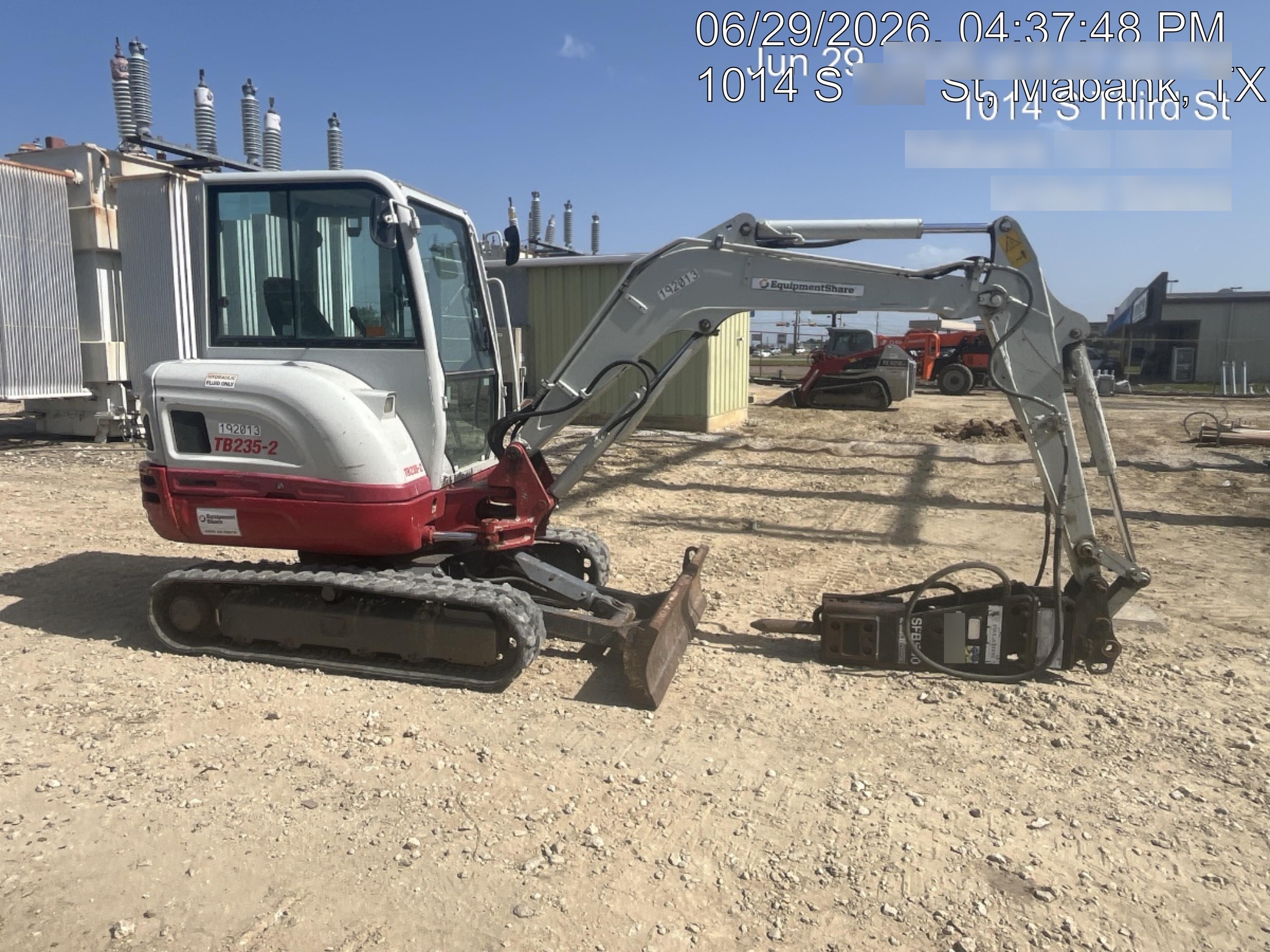 2021 TAKEUCHI TB235-2CR