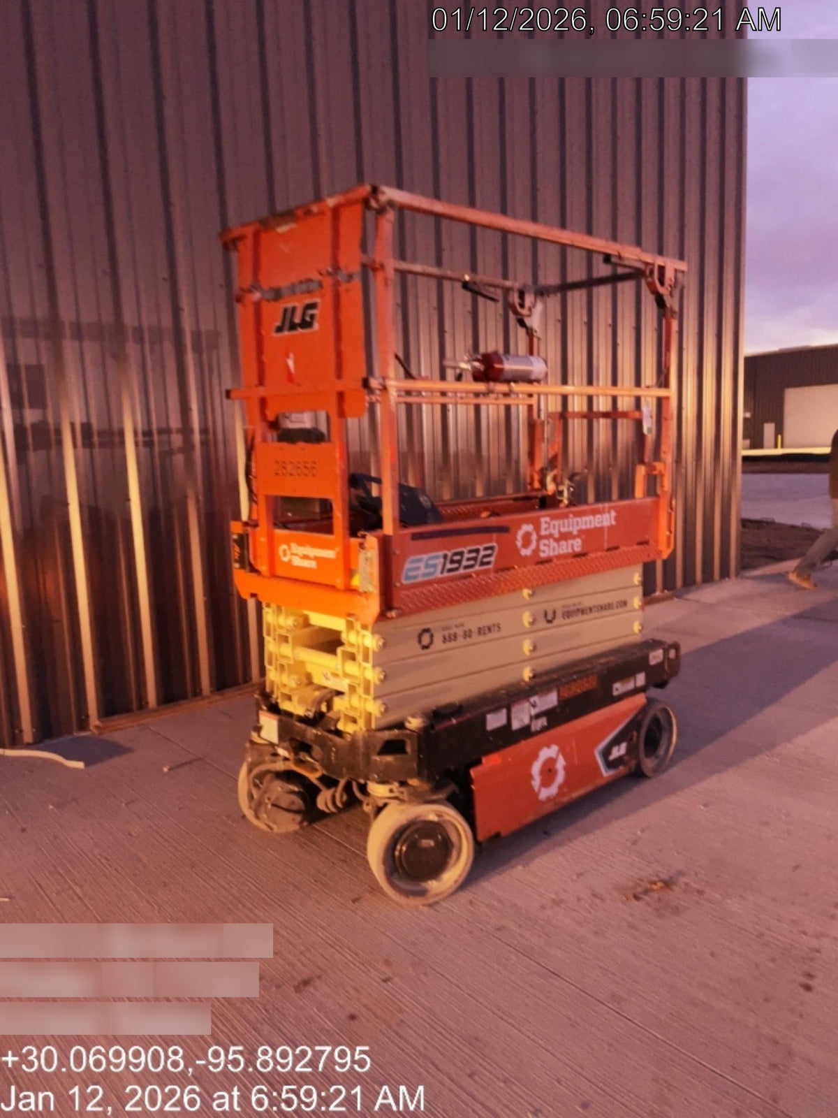 2022 JLG ES1932