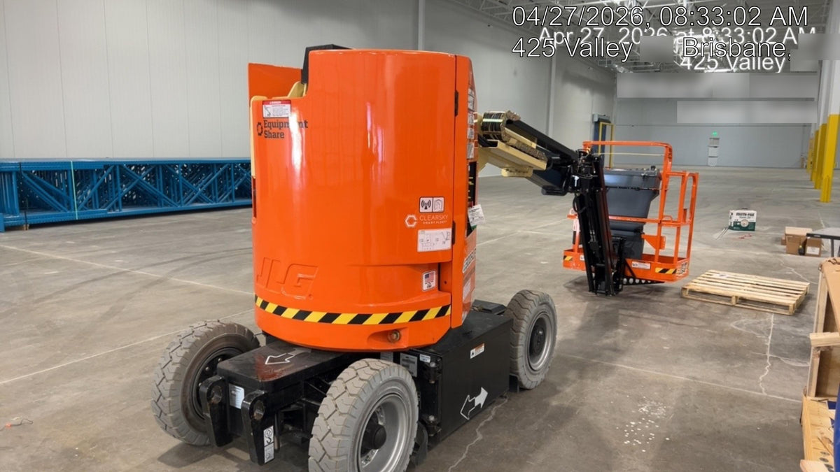 2025 JLG E300AJP