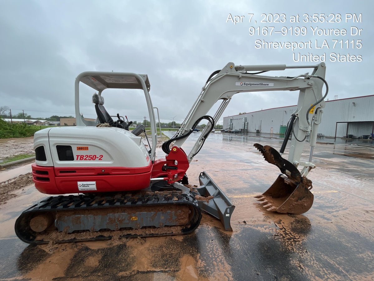 2023 TAKEUCHI TB250-2R