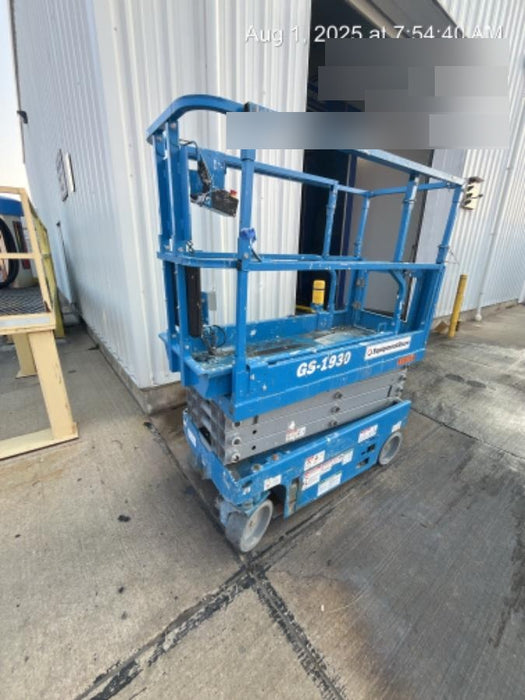 2020 Genie GS-1930 Solid Non Marking Tires, Beacon, Folding rails with half height swing gate