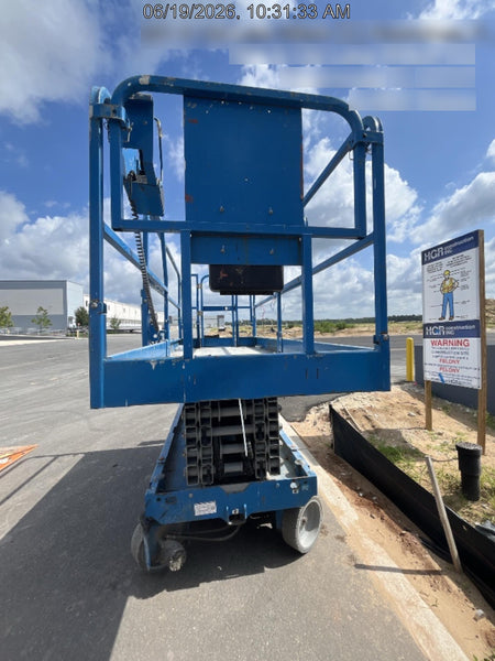 2019 Genie GS-4047 Folding rails with half height swing gate