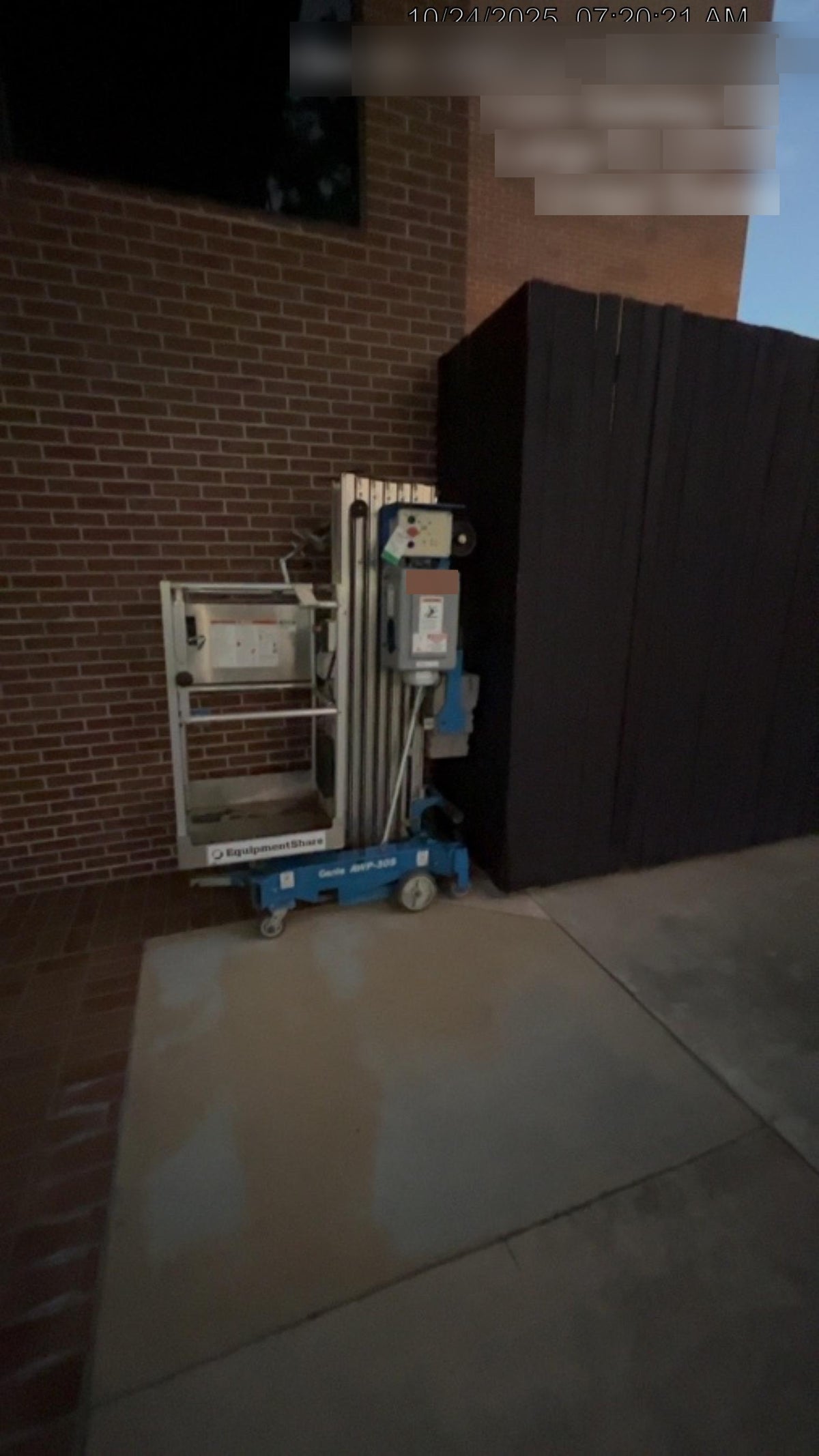 2019 GENIE AWP-30S