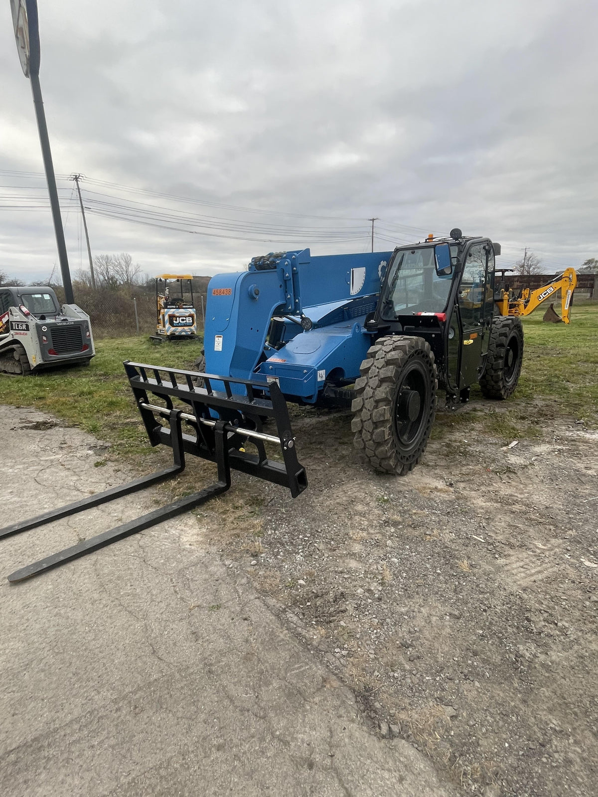 2024 Genie GTH-844 74Hp Dsl, Cab/Heat/Air, Sld Tires, LED WL, Bcn, L Hook, T3 + Access Control
