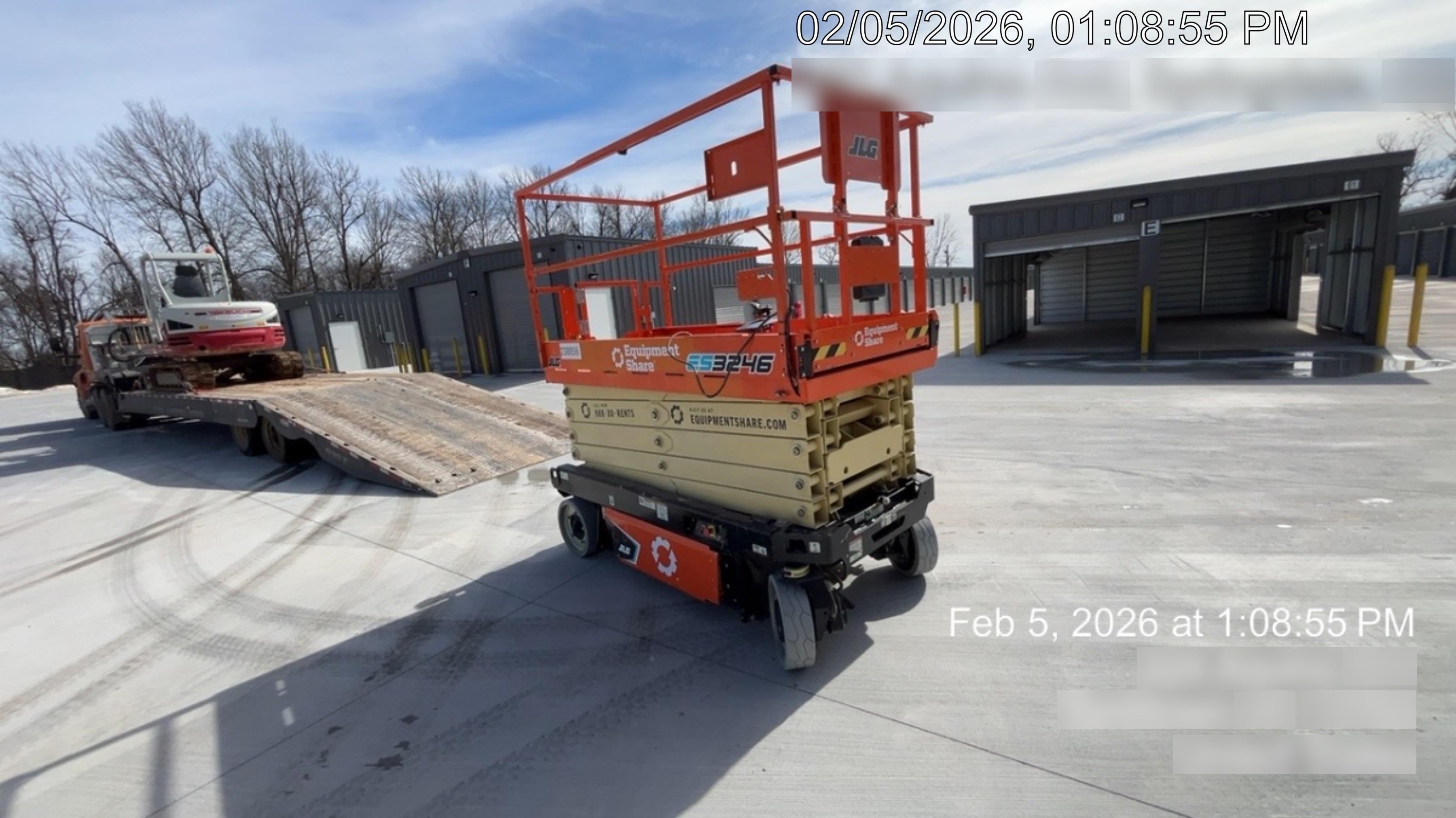 2022 JLG ES3246