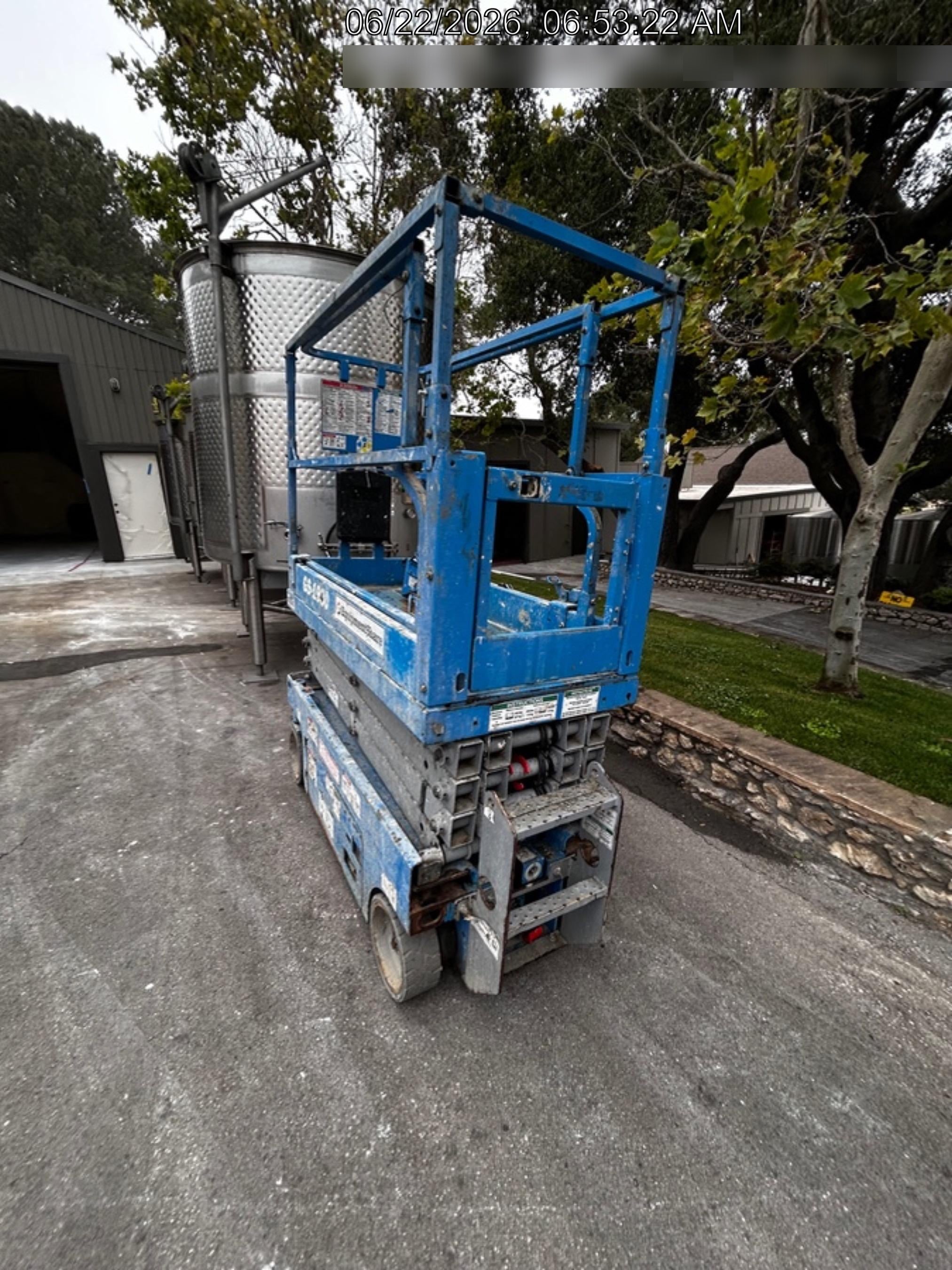 2020 Genie GS-1930 Solid Non Marking Tires, Beacon, Folding rails with half height swing gate, 800W Inverter