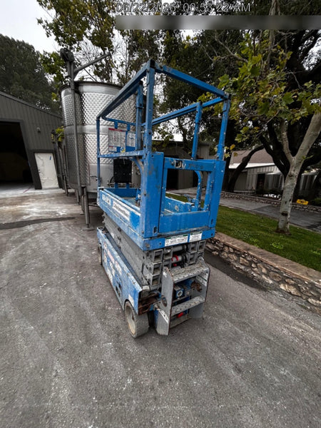 2020 Genie GS-1930 Solid Non Marking Tires, Beacon, Folding rails with half height swing gate, 800W Inverter