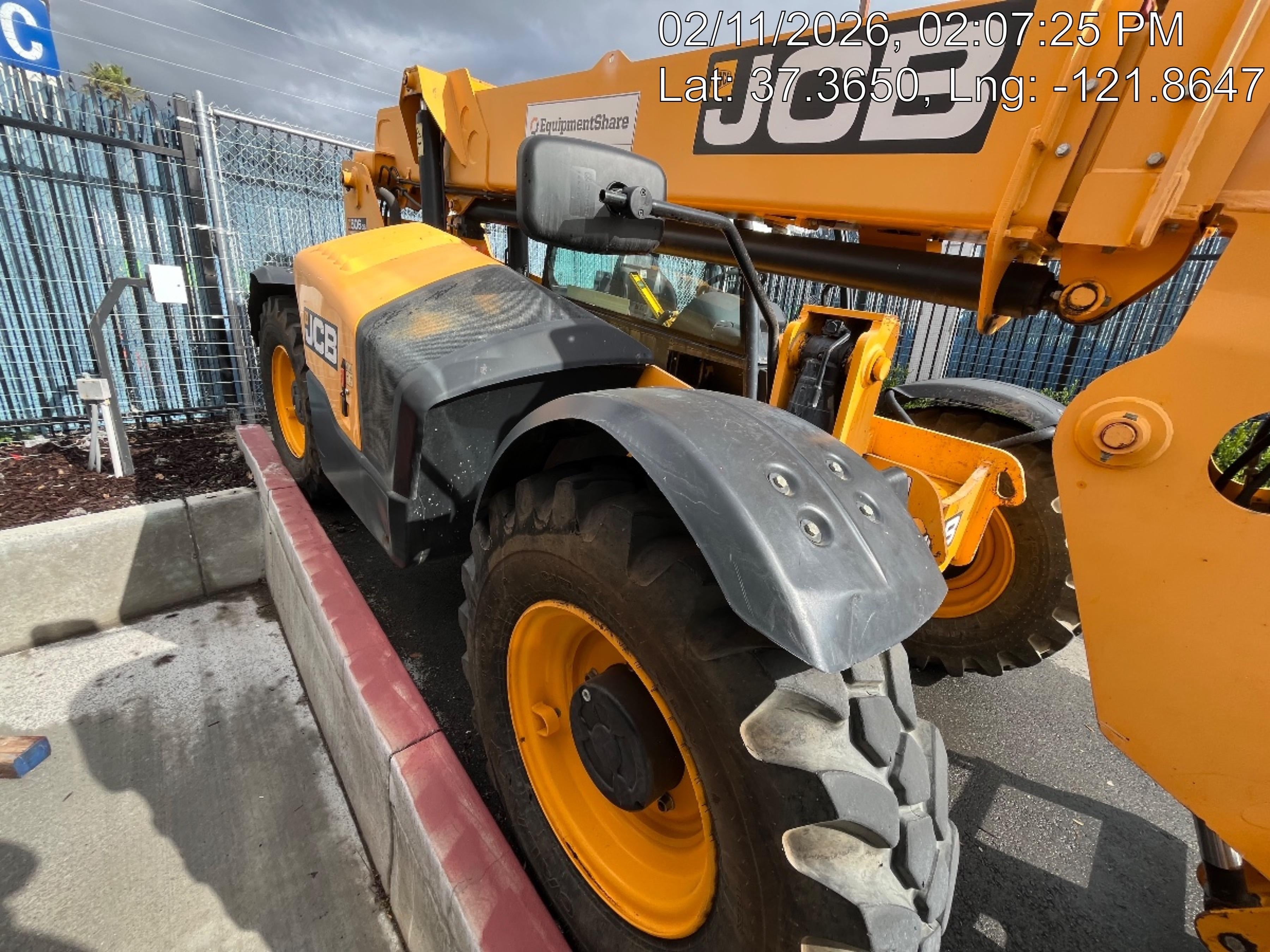 2019 JCB 506-36 Canopy, 74 HP, Foam Filled Tires, STD Worklight, Beacon, Aux Hydraulics, Lifting Eye, Back up Alarm 48" Carriage/48" Forks
