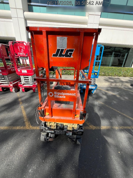 2022 JLG ES1330L