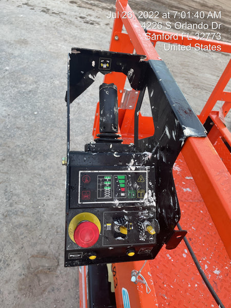 2022 JLG ES1330L