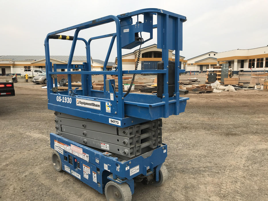 2019 Genie GS-1930 Half Height Swing Gate, 800W Inverter