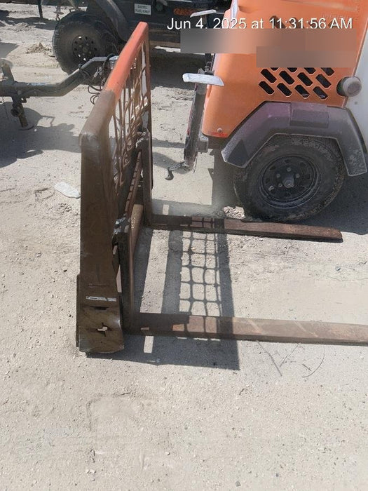 2023 VIRNIG 48" Pallet Forks - Virnig