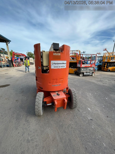 2019 JLG E300AJP