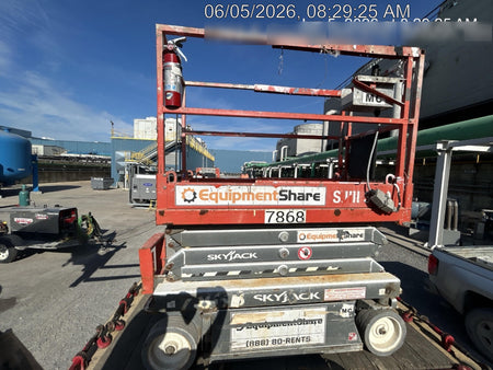 2018 Skyjack SJIII-3219 Skyjack SJIII3219 Scissor Lift w/Trojan Batteries