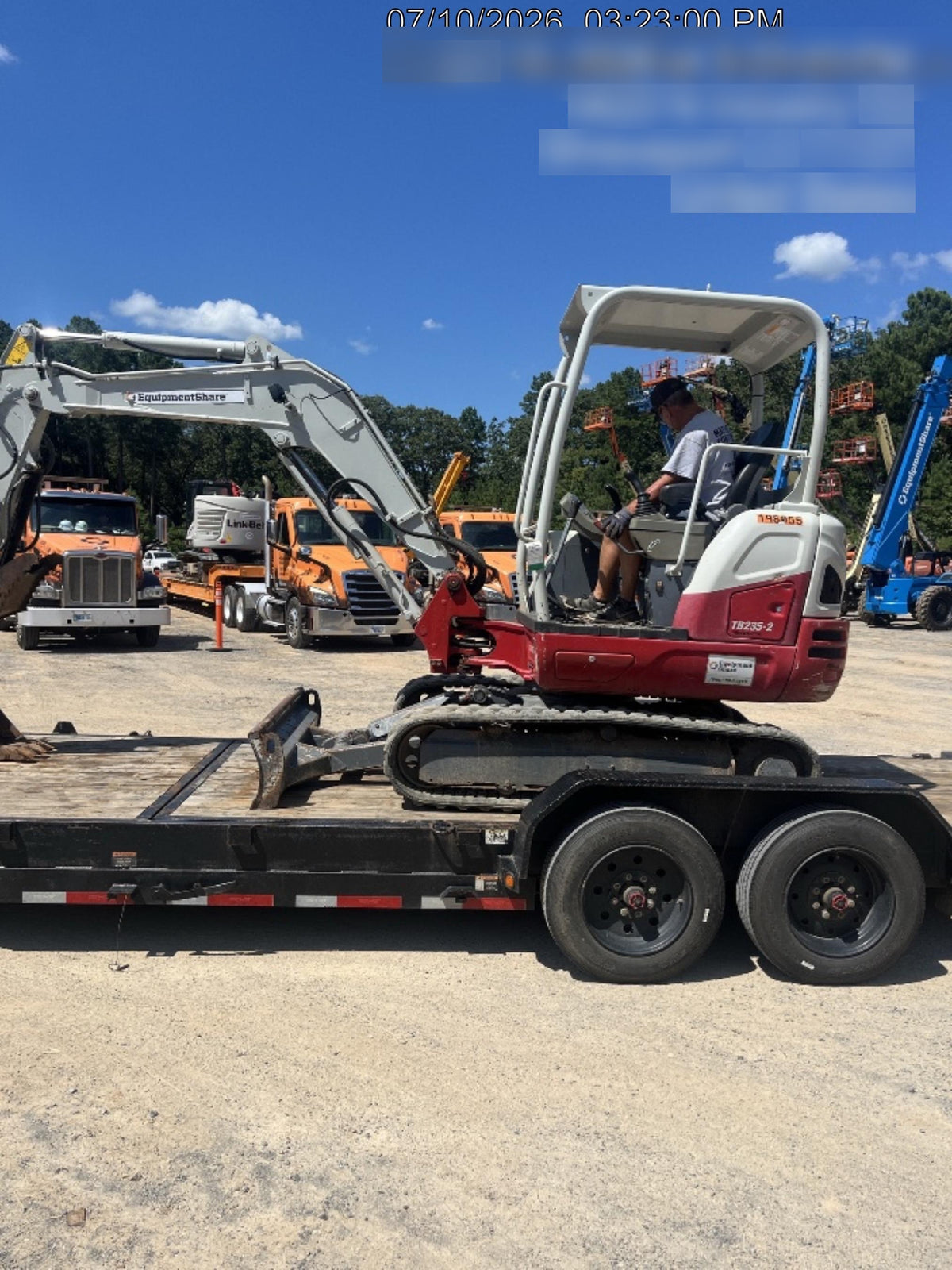 2022 TAKEUCHI TB235-2R