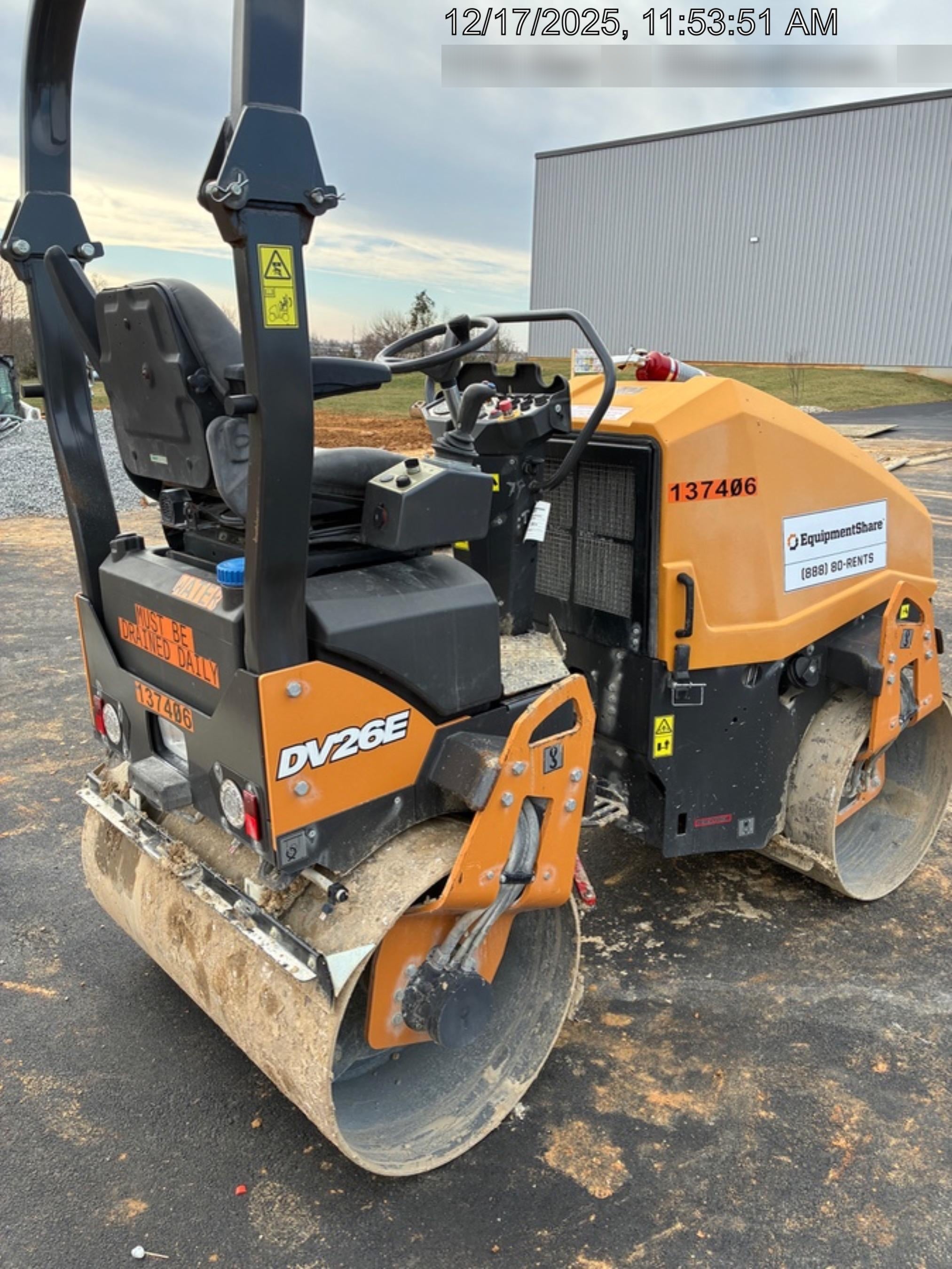 2021 CASE DV26E