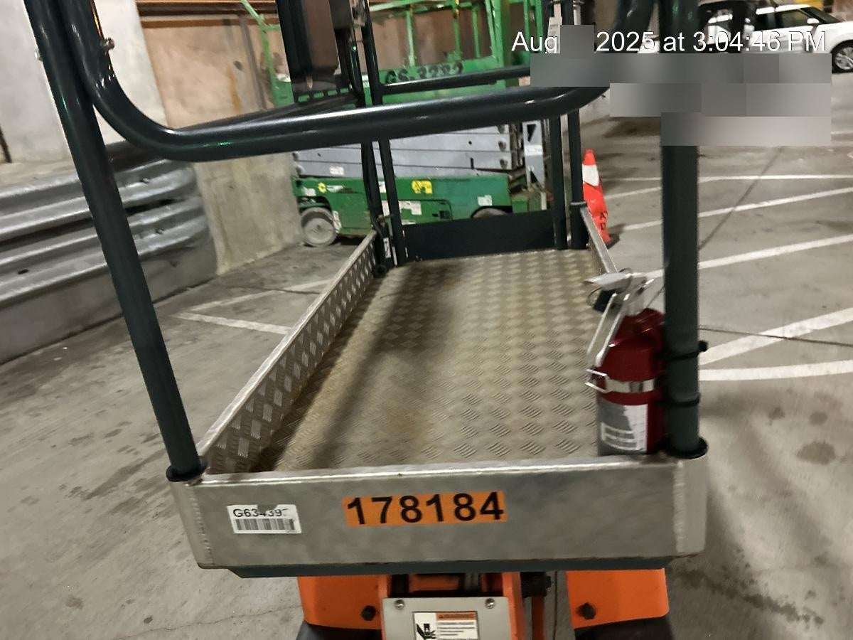 2021 JLG 1030P