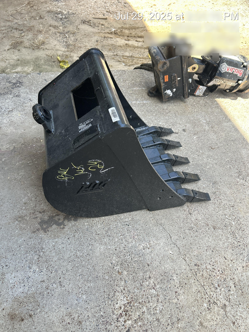 2025 TAKEUCHI 24" Bucket Takeuchi
