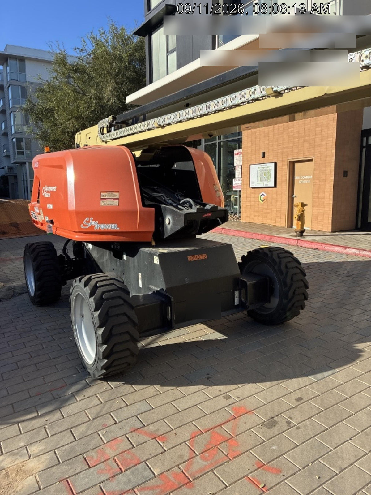 2023 JLG 660SJ