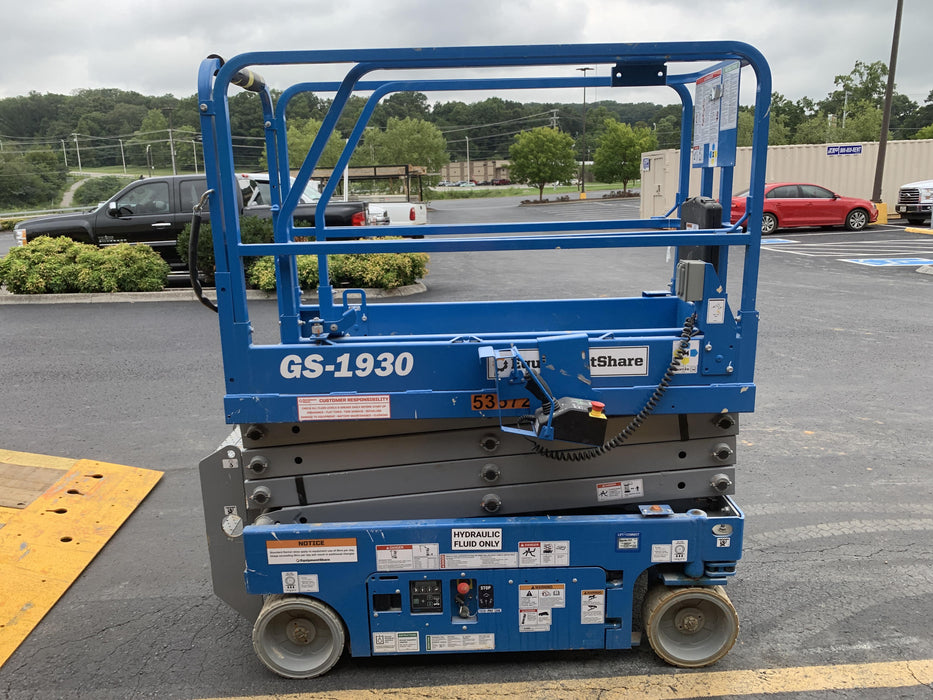 2019 Genie GS-1930 Fixed Rails with Chain Entry