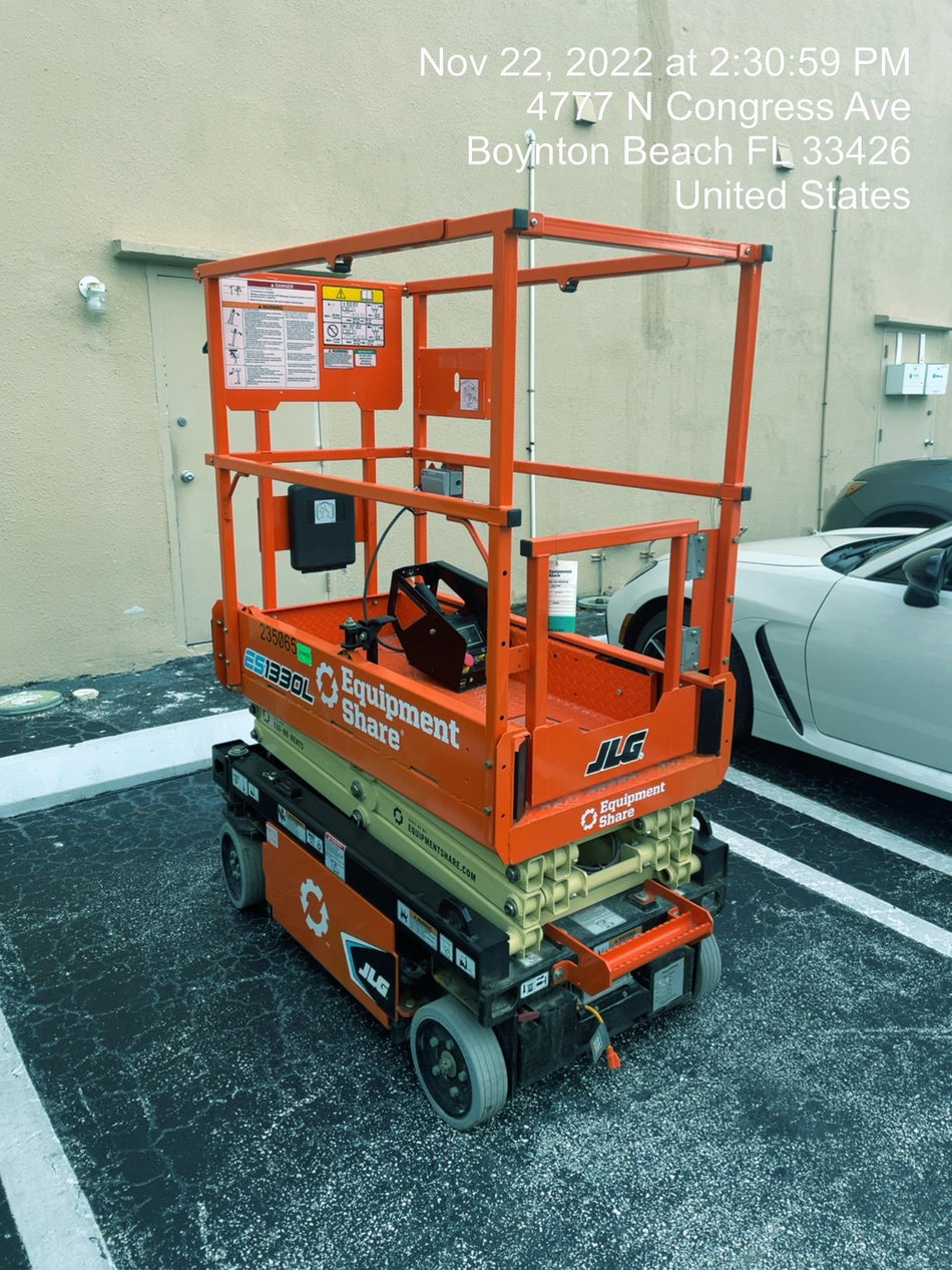 2022 JLG ES1330L