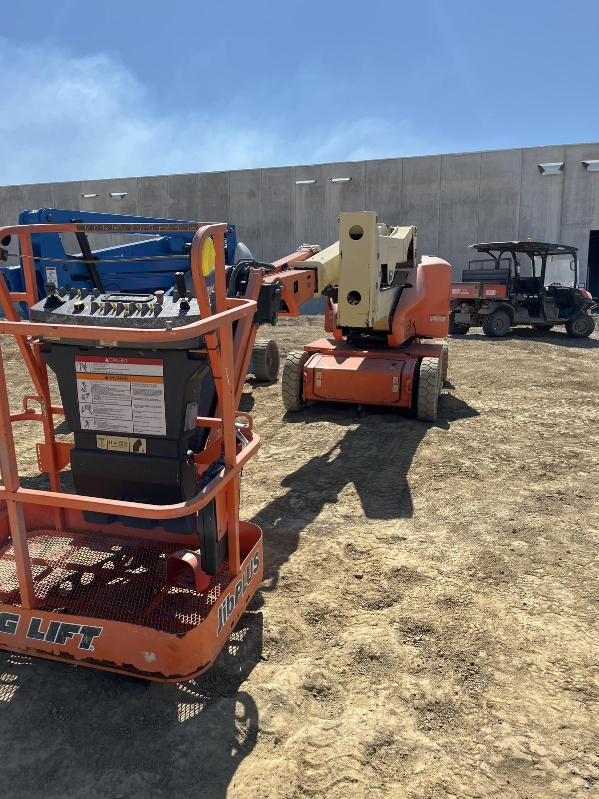 2019 JLG E400AJPN