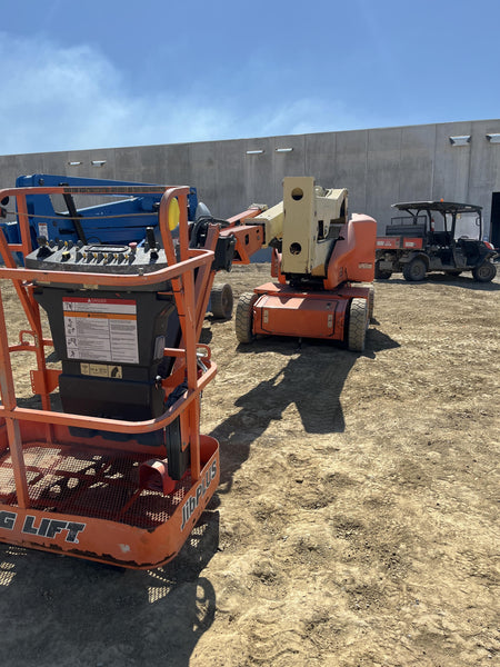 2019 JLG E400AJPN