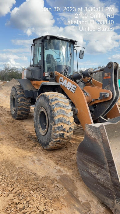 2018 Case 821G CLOSED CAB, 1 FUNCTION, JRB 418 STYLE HYD COUPLER