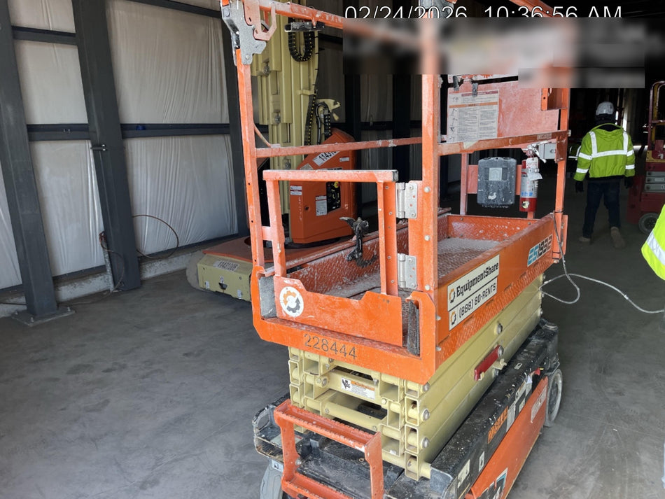 2022 JLG ES1932