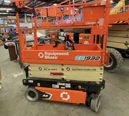 2024 JLG ES1932