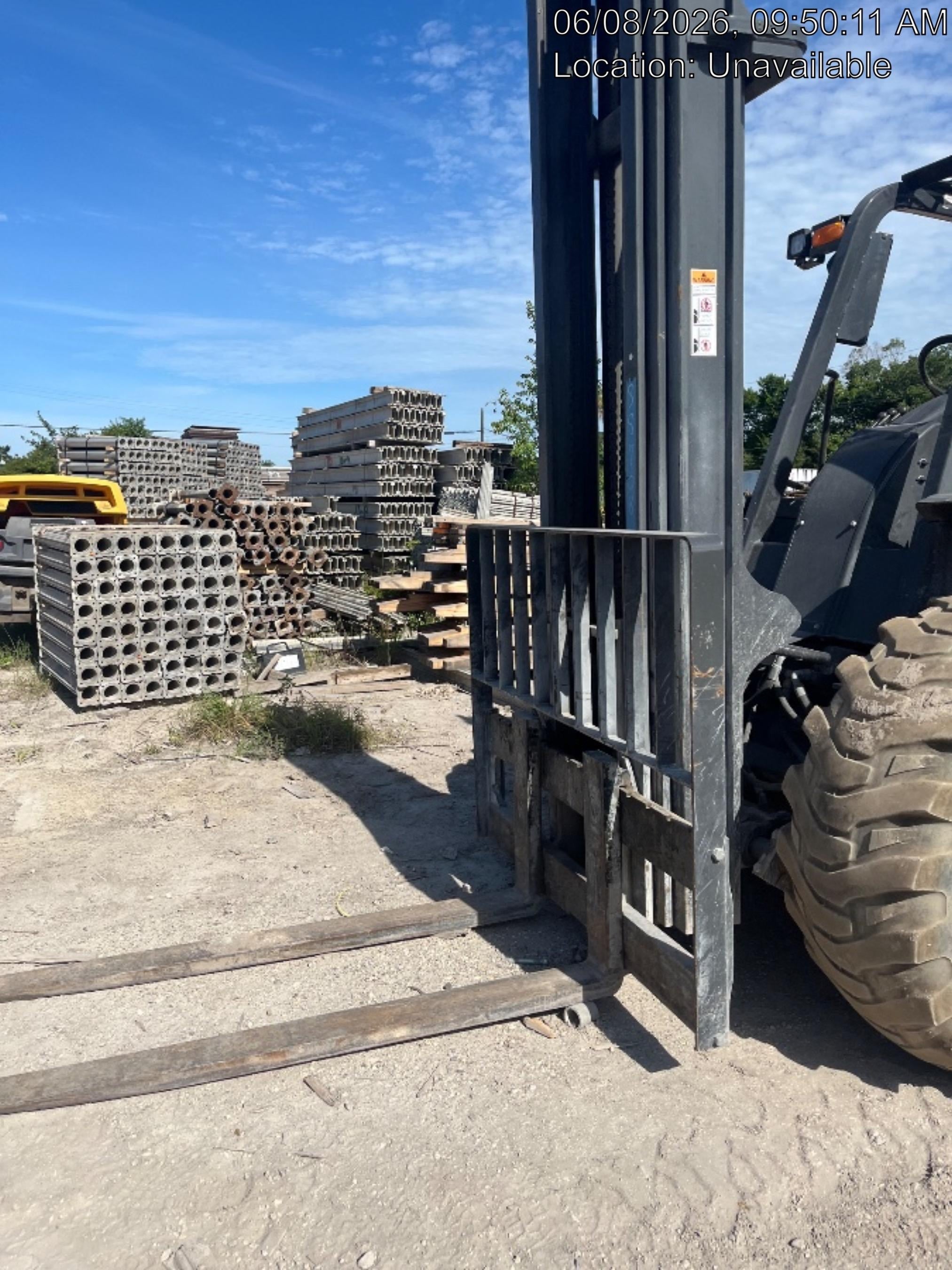 2023 CASE 588H