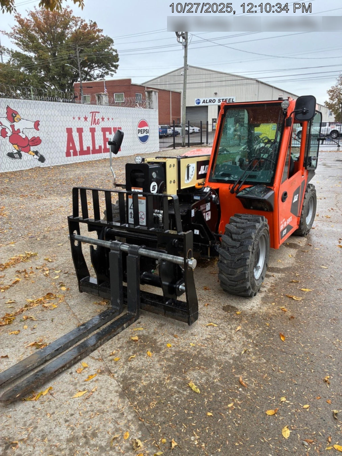 2025 JLG 519